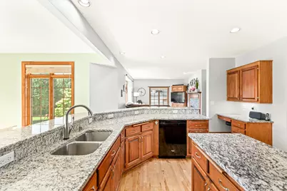 N29W26152  Coachman Dr, Pewaukee, WI 53072 - Photo 23