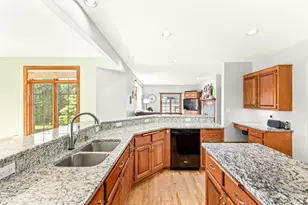 N29W26152 Coachman Dr, Pewaukee, WI 53072 - Photo 23