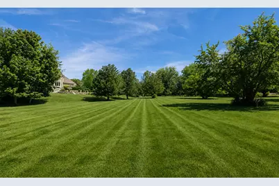N29W26152  Coachman Dr, Pewaukee, WI 53072 - Photo 17