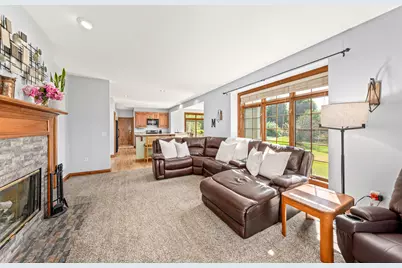 N29W26152  Coachman Dr, Pewaukee, WI 53072 - Photo 15