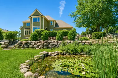 N29W26152  Coachman Dr, Pewaukee, WI 53072 - Photo 3
