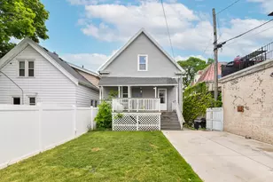 3069 S 9th Pl, Milwaukee, WI 53215 - Photo 7