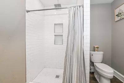 3069 S 9th Pl, Milwaukee, WI 53215 - Photo 11
