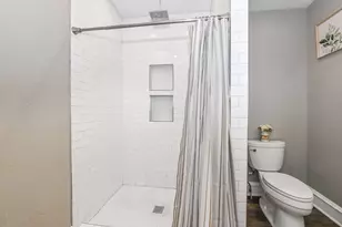 3069 S 9th Pl, Milwaukee, WI 53215 - Photo 11