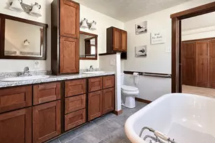 1244 Trimberger Ct, Sheboygan, WI 53081 - Photo 9