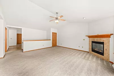 331  Lauren Ln, Watertown, WI 53094 - Photo 9