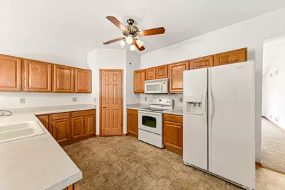 331  Lauren Ln, Watertown, WI 53094 - Photo 15