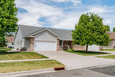 331  Lauren Ln, Watertown, WI 53094 - Photo 5