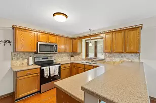 8900 S Shepard Ave, Oak Creek, WI 53154 - Photo 21