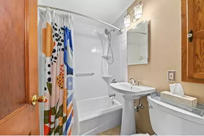 2872 S 92 St, West Allis, WI 53227 - Photo 7