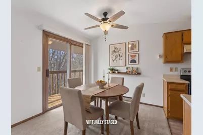 910 E Cedar Ave #403, Manitowoc, WI 54220 - Photo 5