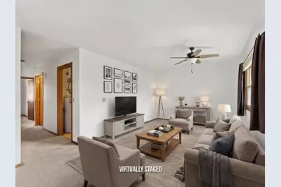910 E Cedar Ave #403, Manitowoc, WI 54220 - Photo 7