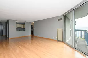 1660 N Prospect Ave, Milwaukee, WI 53202 - Photo 9