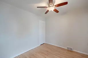 540 Hayes Avenue, Racine, WI 53405 - Photo 11