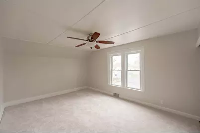 540  Hayes Ave, Racine, WI 53405 - Photo 13