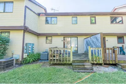 8105 S Legend Dr #D, Franklin, WI 53132 - Photo 19
