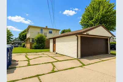 2401 W Tripoli Ave, Milwaukee, WI 53221 - Photo 3