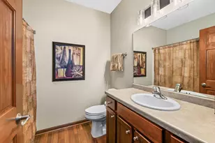 6305 Cedarhedge Dr, Racine, WI 53406 - Photo 33