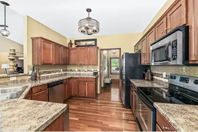 6305  Cedarhedge Dr, Racine, WI 53406 - Photo 27