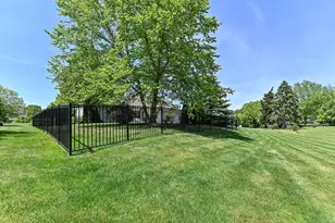 6305 Cedarhedge Dr, Racine, WI 53406 - Photo 15