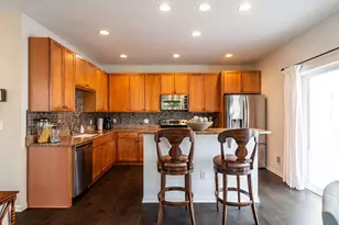 3870 S Lake Dr, Saint Francis, WI 53235 - Photo 5