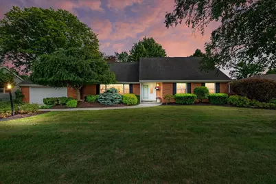 N87W15765  Belleview Blvd, Menomonee Falls, WI 53051 - Photo 1