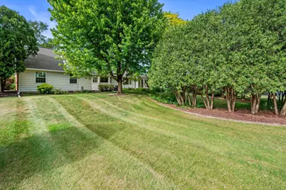 N87W15765  Belleview Blvd, Menomonee Falls, WI 53051 - Photo 33