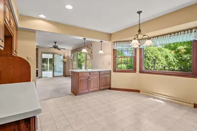 N87W15765  Belleview Blvd, Menomonee Falls, WI 53051 - Photo 11