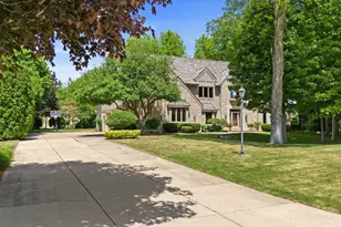 20750 Lincolnshire Ct, Brookfield, WI 53045 - Photo 33