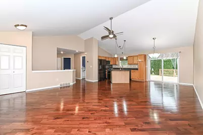 1063  Pheasant Dr, Genoa City, WI 53128 - Photo 7