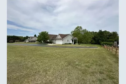 8651  Fieldstone Ct, Burlington, WI 53105 - Photo 7