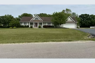 8651  Fieldstone Ct, Burlington, WI 53105 - Photo 3