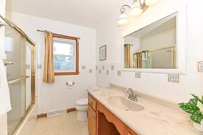 3220 W Howard Ave, Greenfield, WI 53221 - Photo 13