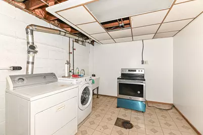 3220 W Howard Ave, Greenfield, WI 53221 - Photo 19