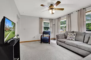 802 S 90th St, West Allis, WI 53214 - Photo 11