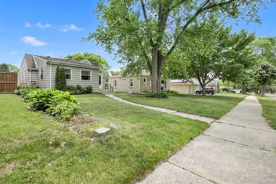 802 S 90th St, West Allis, WI 53214 - Photo 3