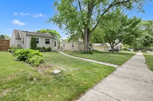 802 S 90th St, West Allis, WI 53214 - Photo 3