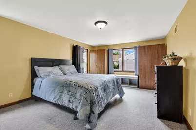 802 S 90th St, West Allis, WI 53214 - Photo 17