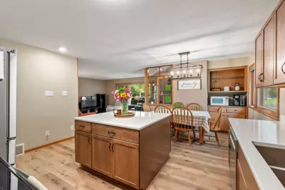 2945  Cottonwood Ct, Brookfield, WI 53005 - Photo 15