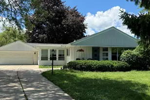 2945 Cottonwood Ct, Brookfield, WI 53005 - Photo 1