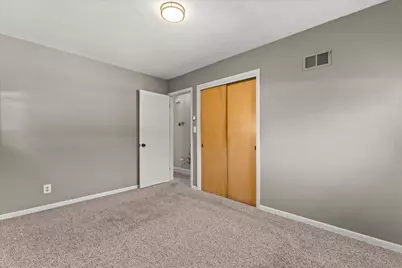 9500 W Elmore Ave, Milwaukee, WI 53222 - Photo 19