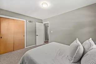 9500 W Elmore Ave, Milwaukee, WI 53222 - Photo 15