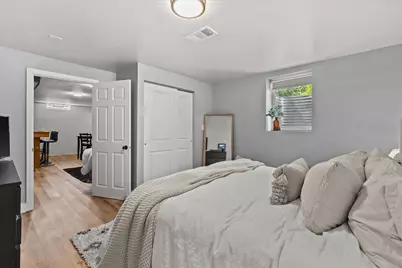 9500 W Elmore Ave, Milwaukee, WI 53222 - Photo 29