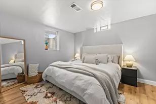 9500 W Elmore Ave, Milwaukee, WI 53222 - Photo 27