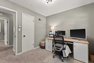 9500 W Elmore Ave, Milwaukee, WI 53222 - Photo 17