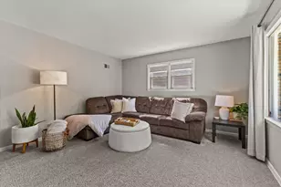9500 W Elmore Ave, Milwaukee, WI 53222 - Photo 11