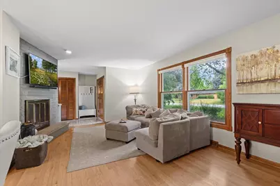 W225N247  Lexington Dr, Pewaukee, WI 53186 - Photo 11