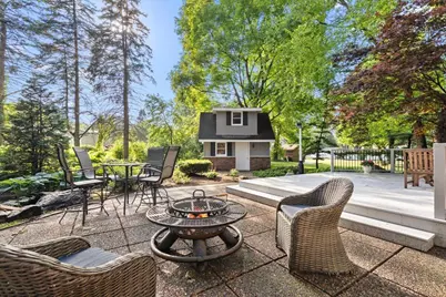 W225N247  Lexington Dr, Pewaukee, WI 53186 - Photo 3