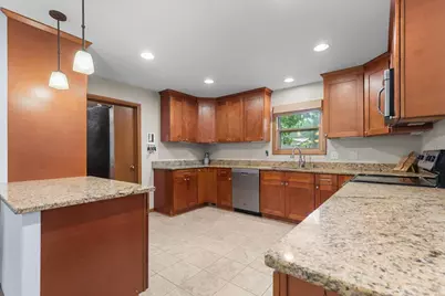 W225N247  Lexington Dr, Pewaukee, WI 53186 - Photo 15