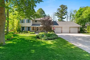 602 Wild Oak Dr, Manitowoc, WI 54220 - Photo 1
